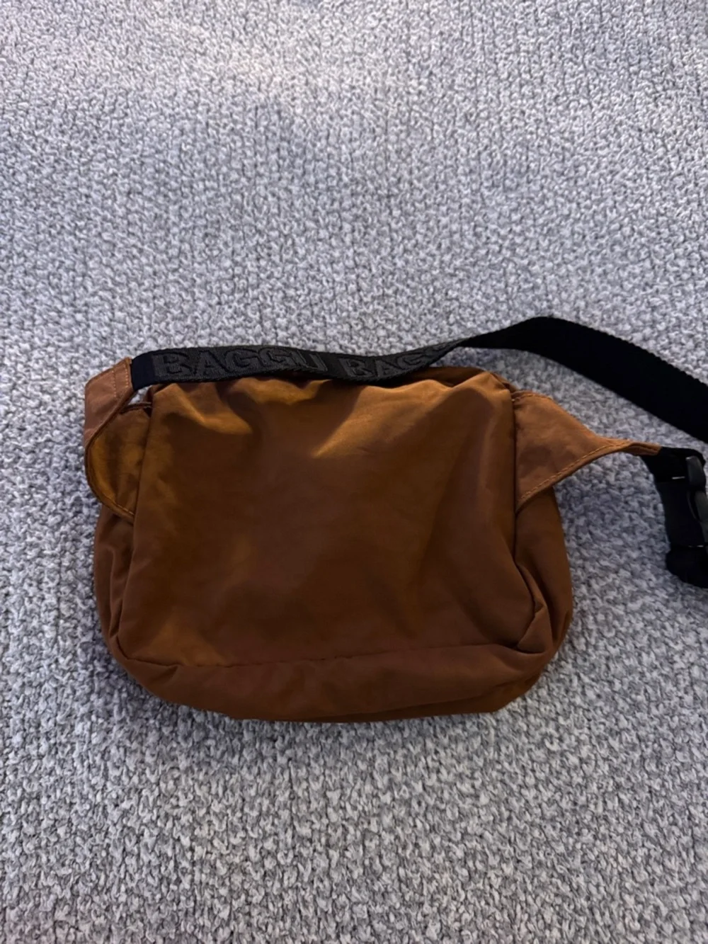 Baggu Fanny Pack - Picture 2 of 4